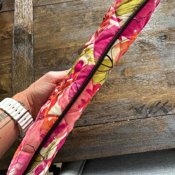 Vera Bradley Small Clutch Floral like new condition - Picture 5 of 6
